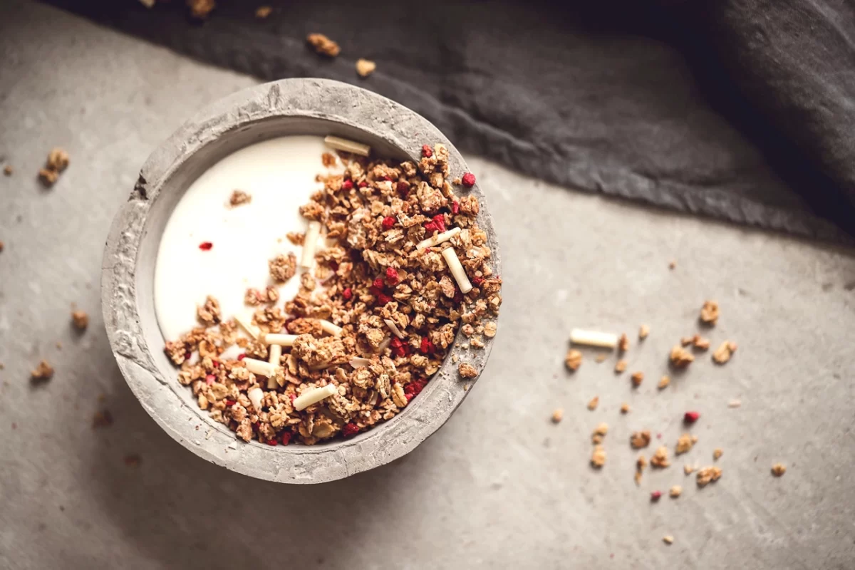 foto de granola para toppings sanos dulces y salados para comidas